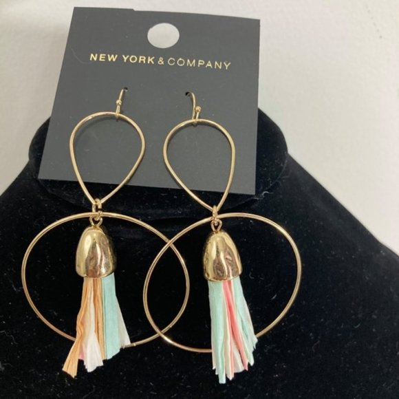 NY&C Gold plate teardrop hoop pierced earrings NWT - Picture 2 of 8